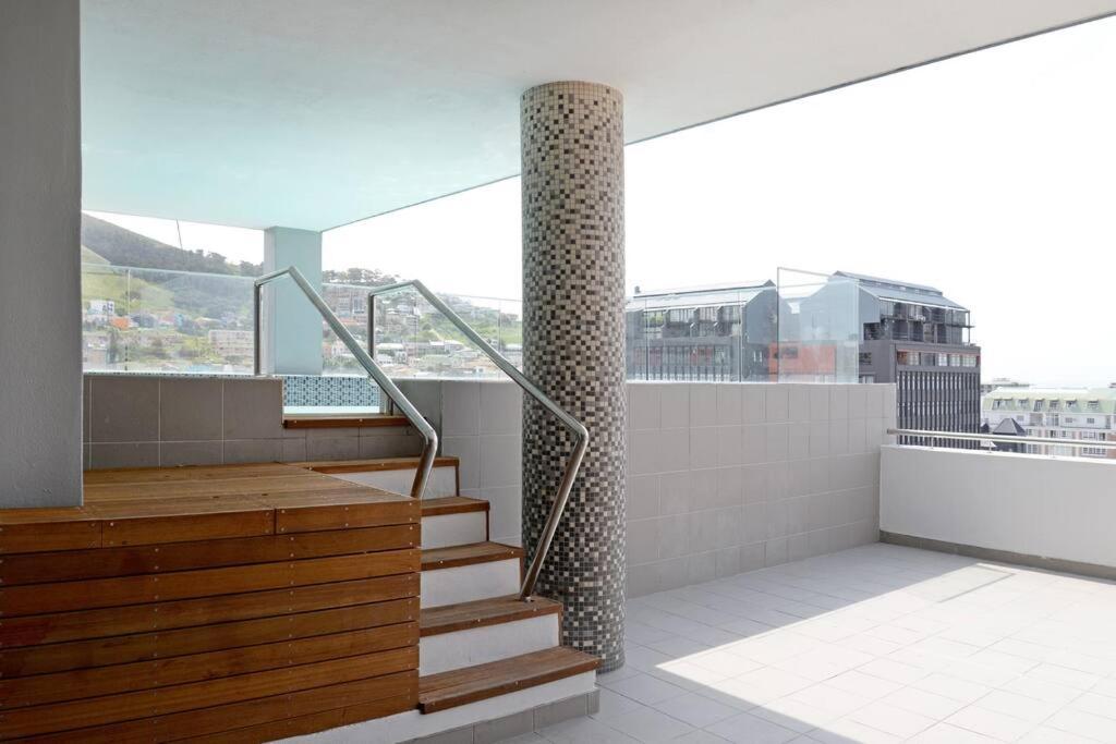 Naalia - The Sentinel Apartment